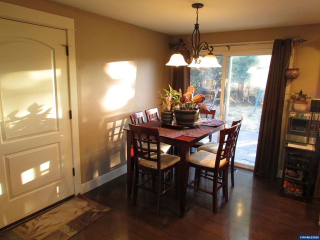 360 Cindy Ln NW, Mt Angel, OR 97362