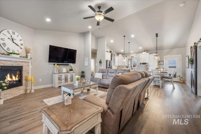 4376 Wagon, Nampa, ID 83687