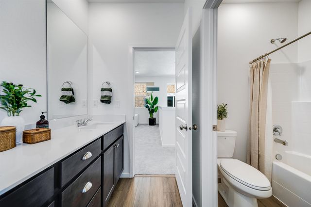 16440 E 31st Ln, Spokane Valley, WA 99037