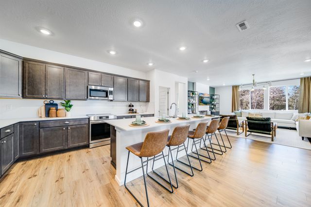 16440 E 31st Ln, Spokane Valley, WA 99037