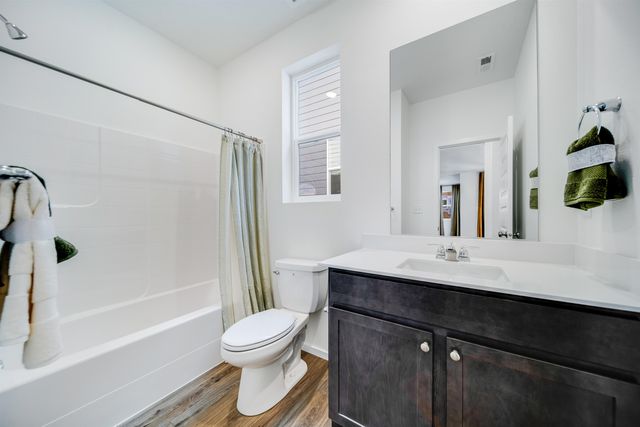 16440 E 31st Ln, Spokane Valley, WA 99037