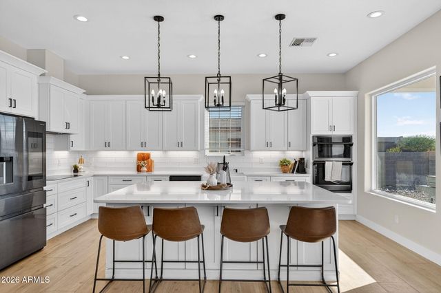 629 W CLOUD Road, Phoenix, AZ 85086