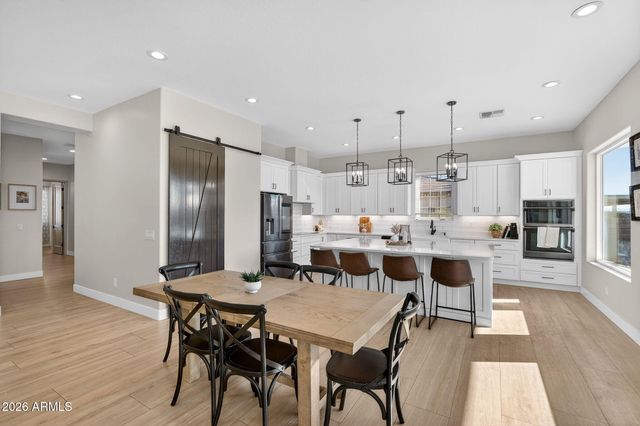 629 W CLOUD Road, Phoenix, AZ 85086
