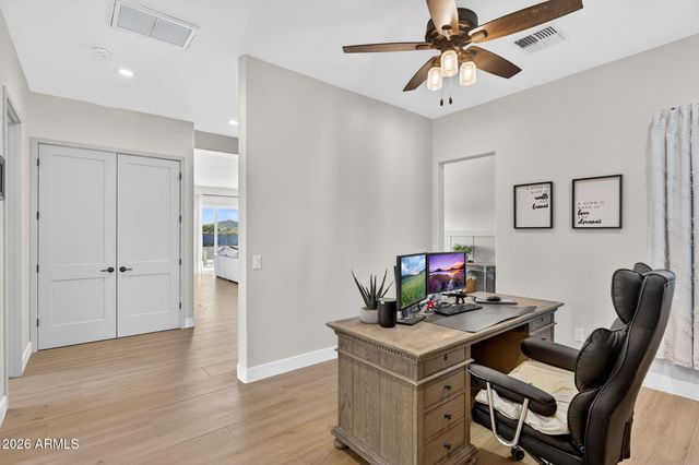 629 W CLOUD Road, Phoenix, AZ 85086