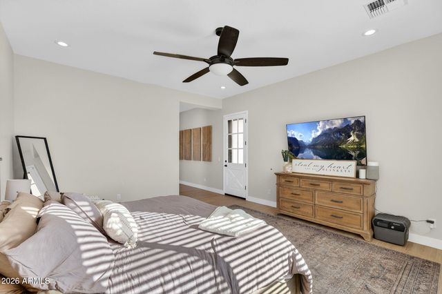 629 W CLOUD Road, Phoenix, AZ 85086