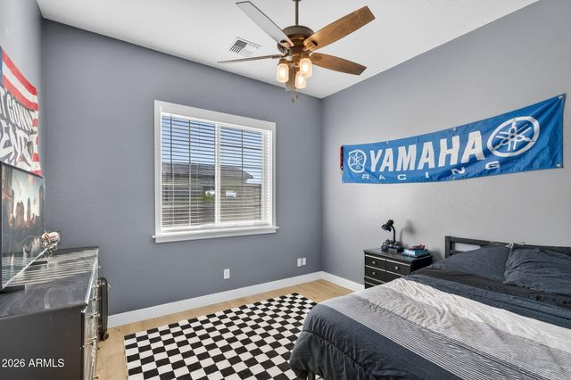 629 W CLOUD Road, Phoenix, AZ 85086