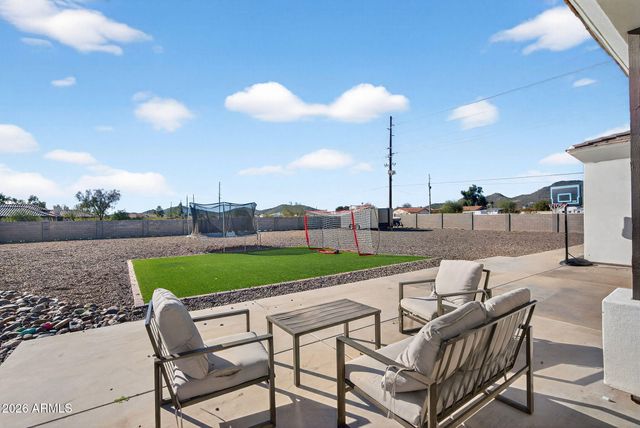 629 W CLOUD Road, Phoenix, AZ 85086