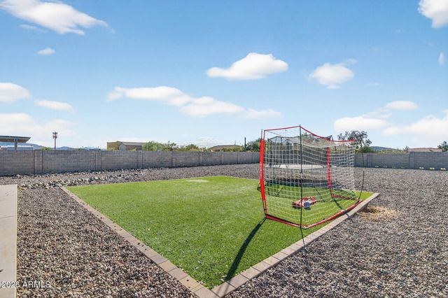 629 W CLOUD Road, Phoenix, AZ 85086