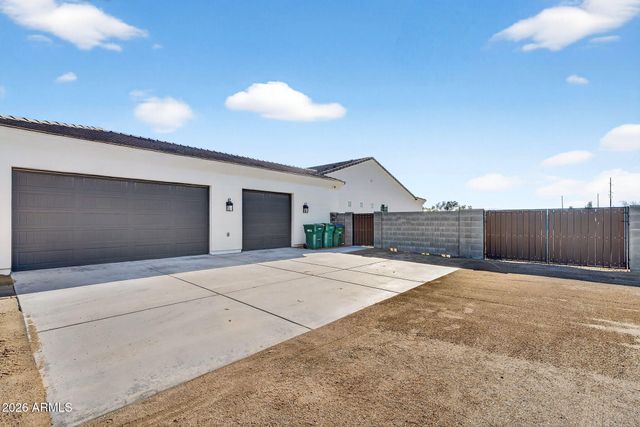629 W CLOUD Road, Phoenix, AZ 85086
