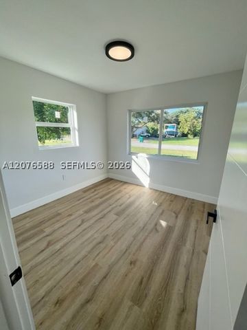 17051 SW 85th Ave, Palmetto Bay, FL 33157