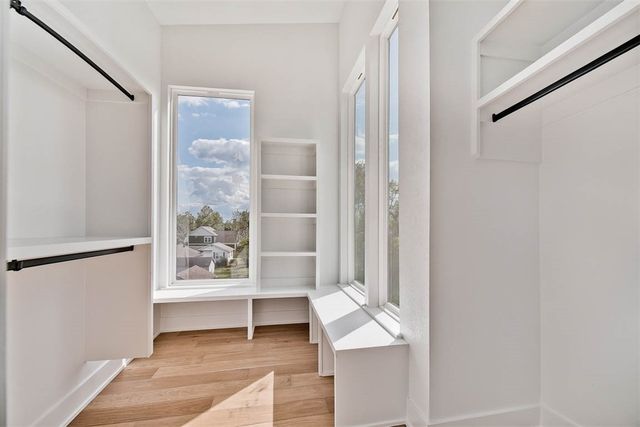 206 NW 9th Street, Bentonville, AR 72712