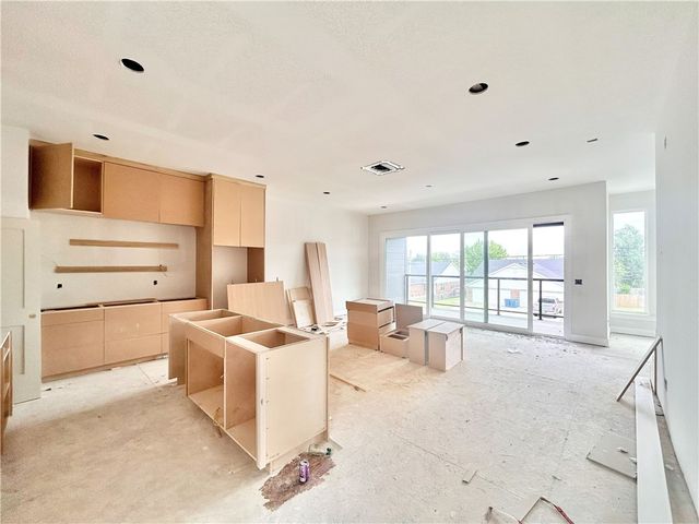 206 NW 9th Street, Bentonville, AR 72712