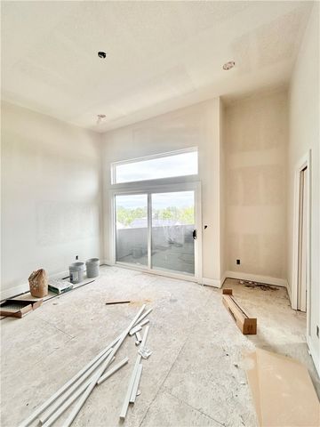 206 NW 9th Street, Bentonville, AR 72712