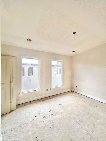 206 NW 9th Street, Bentonville, AR 72712