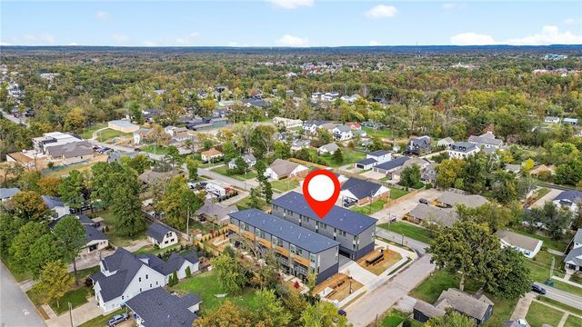 206 NW 9th Street, Bentonville, AR 72712