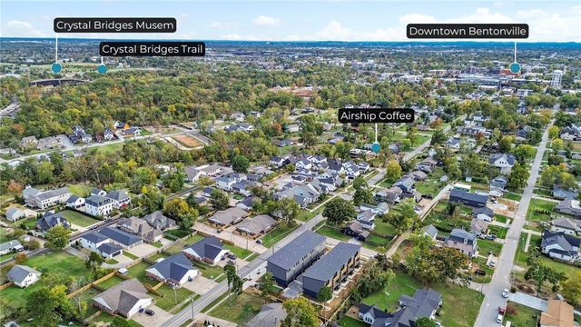 206 NW 9th Street, Bentonville, AR 72712
