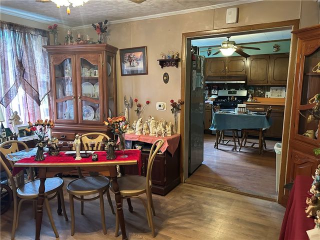 42 Walnut Ave, Dunbar, PA 15431