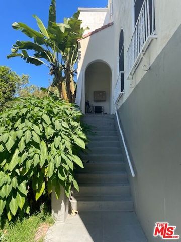 140 N Kenmore Avenue, Los Angeles, CA 90004