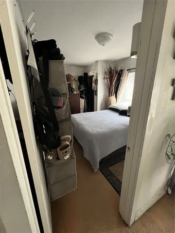 366 7TH Avenue SW, Cedar Rapids, IA 52404