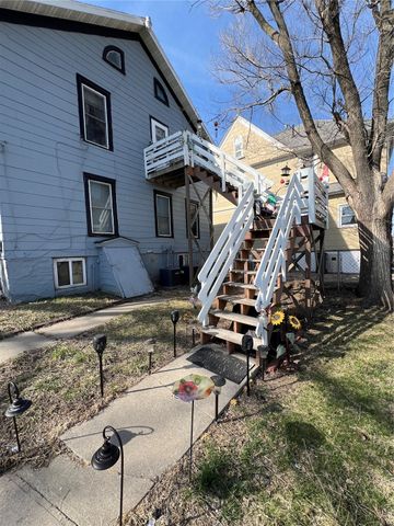 366 7TH Avenue SW, Cedar Rapids, IA 52404