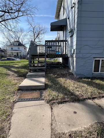 366 7TH Avenue SW, Cedar Rapids, IA 52404