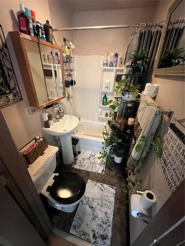 366 7TH Avenue SW, Cedar Rapids, IA 52404