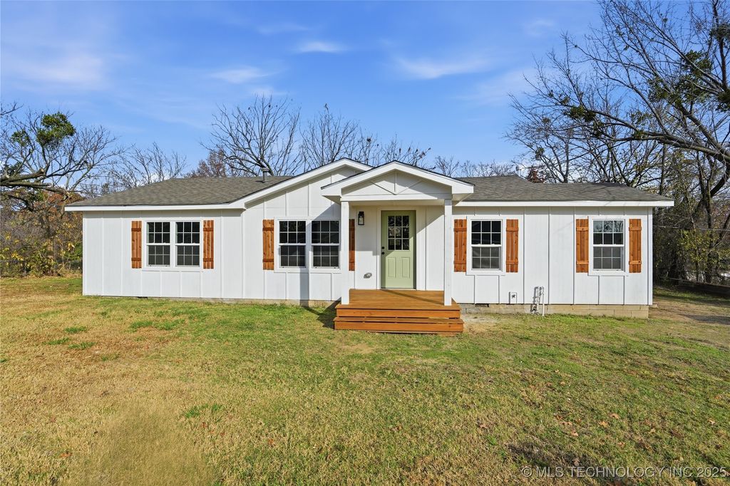 311 E Indiana Avenue, Kiefer, OK 74041