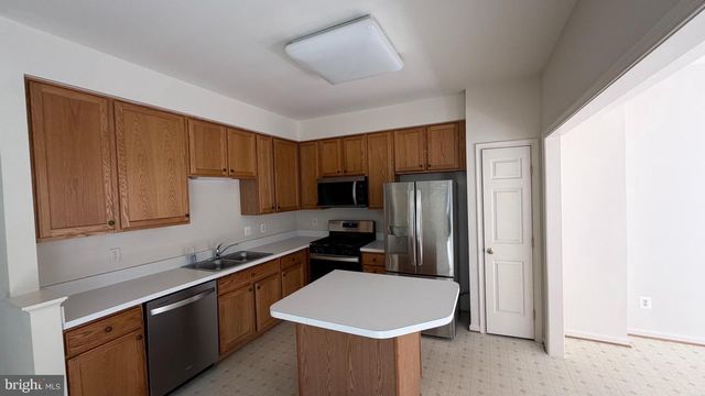 13643 SAINT JOHNS WOOD PL, Herndon, VA 20171