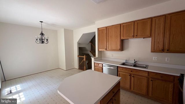 13643 SAINT JOHNS WOOD PL, Herndon, VA 20171