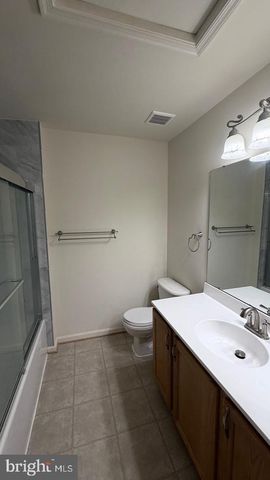 13643 SAINT JOHNS WOOD PL, Herndon, VA 20171