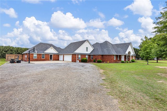 81 Double Springs Road, Russellville, AR 72802