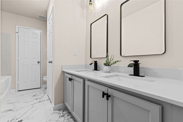 3028 Casa Bella Drive, Arlington, TX 76010