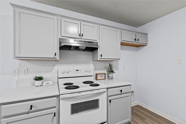 3028 Casa Bella Drive, Arlington, TX 76010