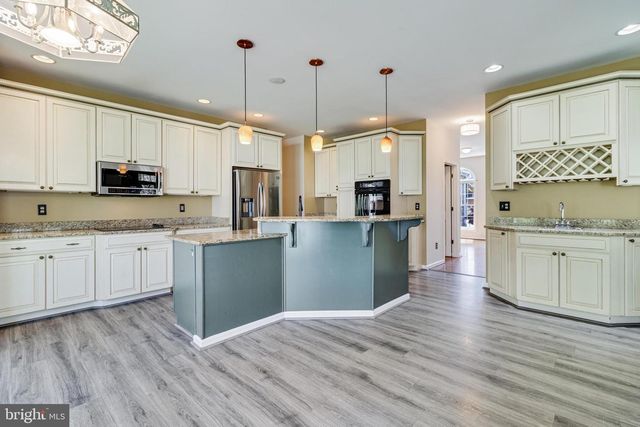 11645 BACHELORS HOPE CT, Swan Point, MD 20645