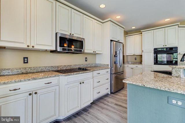 11645 BACHELORS HOPE CT, Swan Point, MD 20645