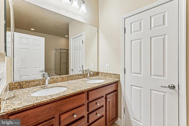 20630 SIBBALD SQ, Ashburn, VA 20147