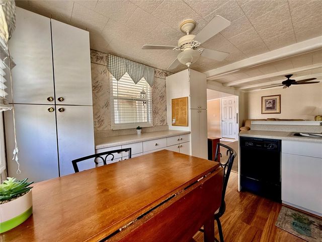 651 54TH LANE S 14, St Petersburg, FL 33707