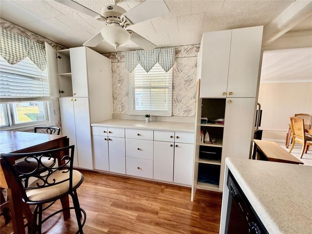 651 54TH LANE S 14, St Petersburg, FL 33707