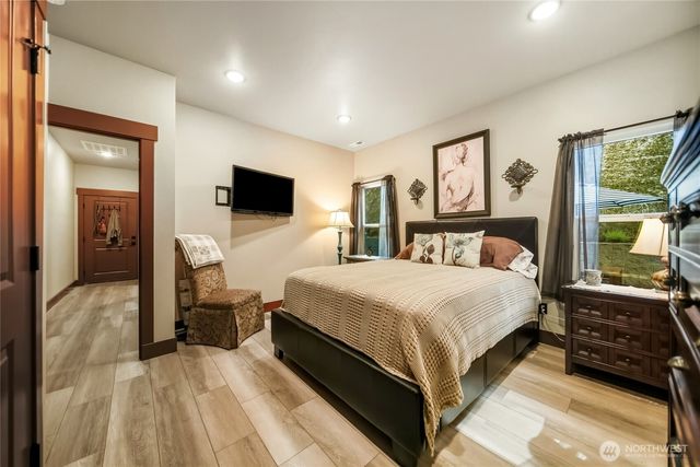 2200 E Webb Hill Road, Union, WA 98592