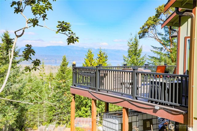 2200 E Webb Hill Road, Union, WA 98592