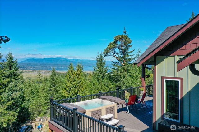 2200 E Webb Hill Road, Union, WA 98592