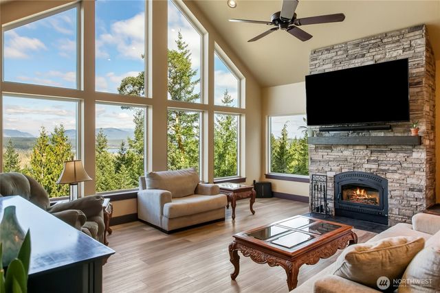 2200 E Webb Hill Road, Union, WA 98592