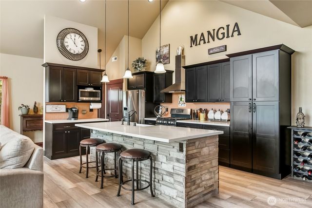 2200 E Webb Hill Road, Union, WA 98592