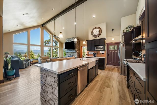 2200 E Webb Hill Road, Union, WA 98592