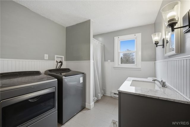 2972 Rosemarie Circle, Newfane, NY 14108
