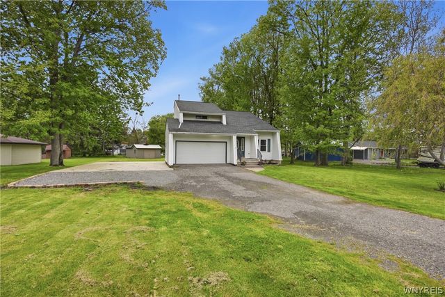 2972 Rosemarie Circle, Newfane, NY 14108