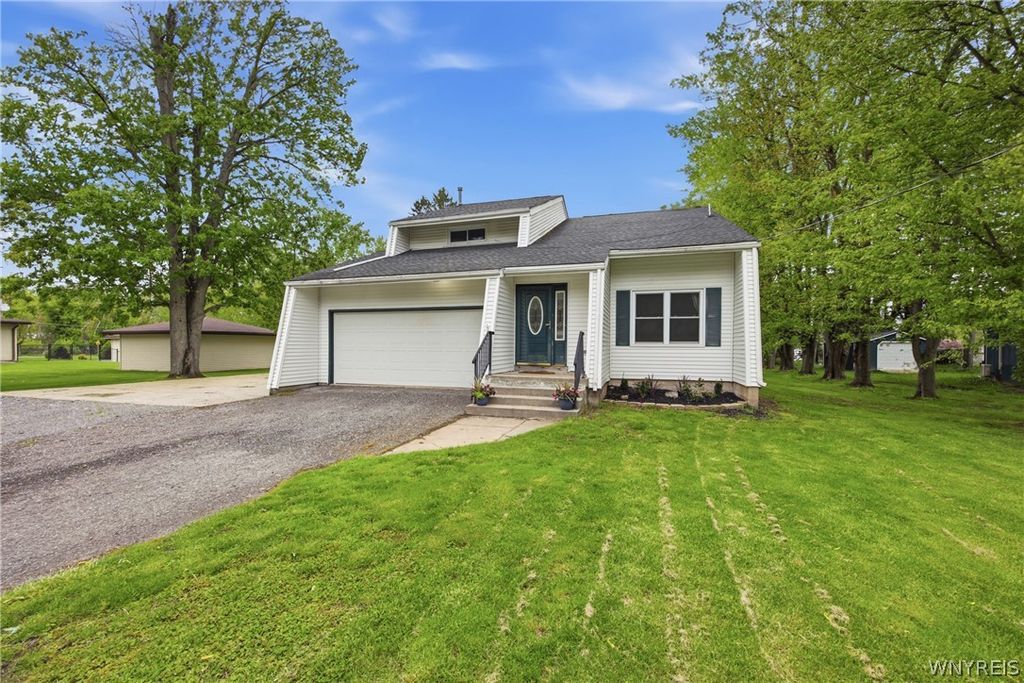 2972 Rosemarie Circle, Newfane, NY 14108