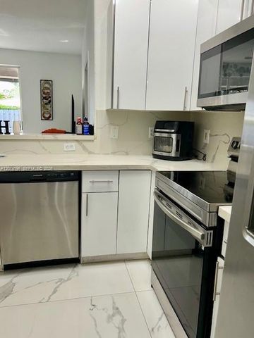 3818 SW 171st Ter, Miramar, FL 33027