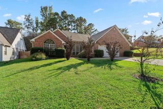 307 Robinwood Ln, Whitehouse, TX 75791