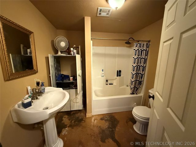 2004 Seven Devils Road, Mcalester, OK 74501